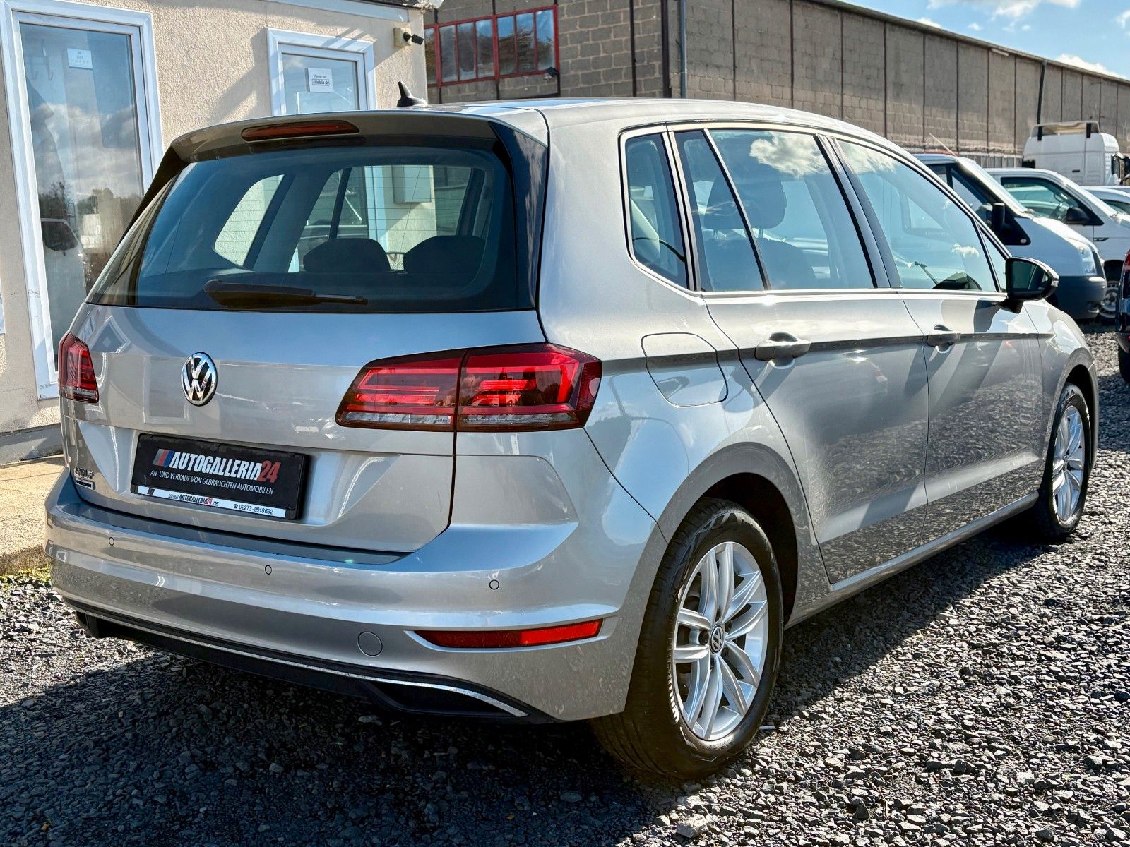 Fahrzeugabbildung Volkswagen Golf Sportsvan VII 1.5 TSI DSG Klima PDC 2.HAND