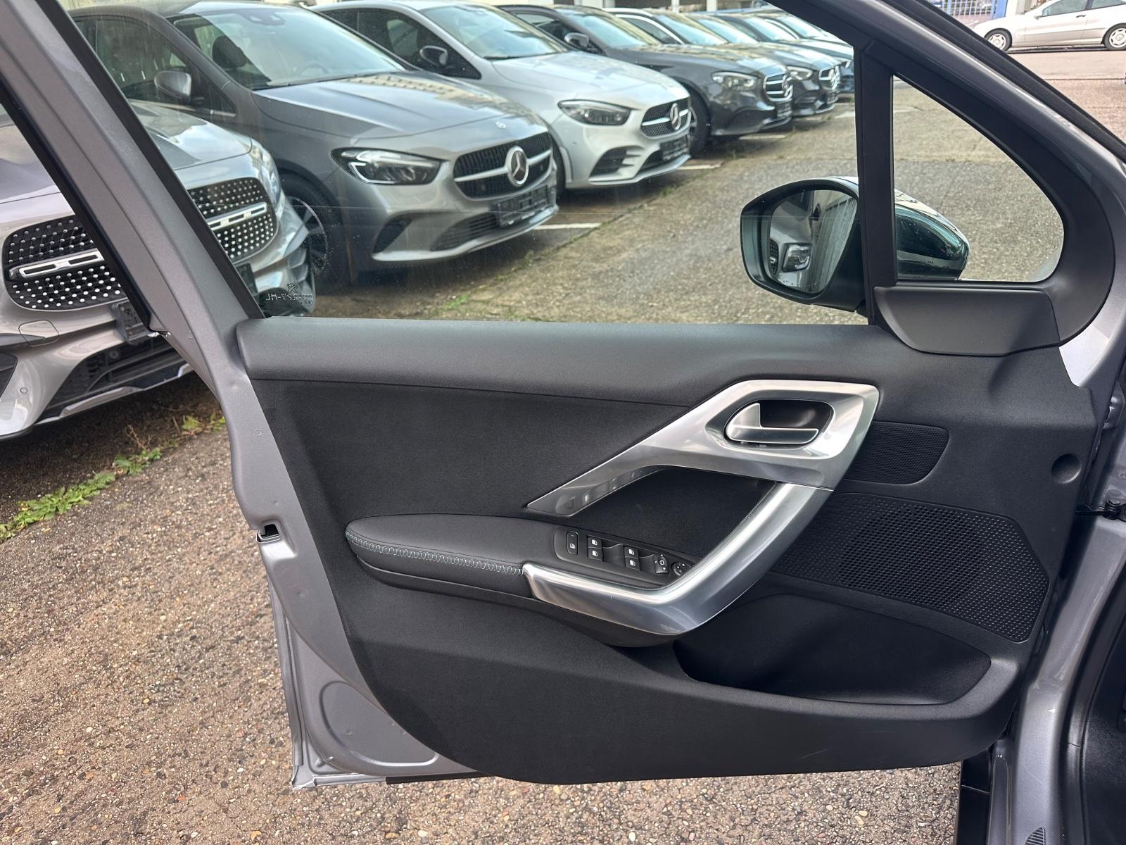 Peugeot 2008 Crossway T-Leder R-Kamera Panorama-Dach