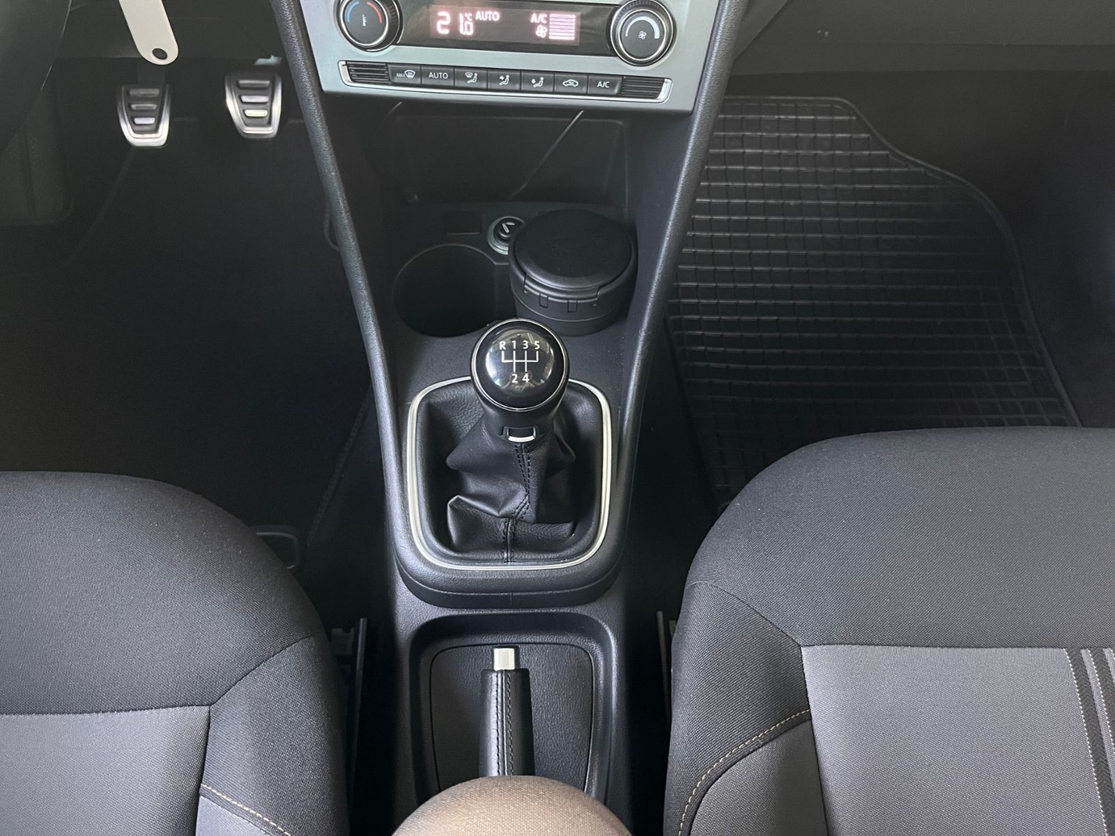 Fahrzeugabbildung Volkswagen Polo V Allstar BMT SHZ PDC ALU