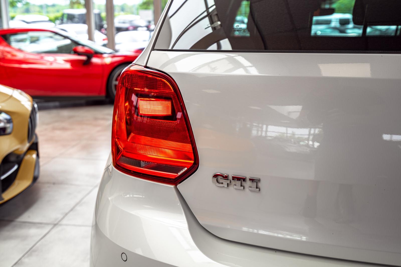 Volkswagen Polo GTI 1.8 TSI 192ch - 1 ère main - Toit ouvrant panoramique - Châssis sport select - Carnet entretien