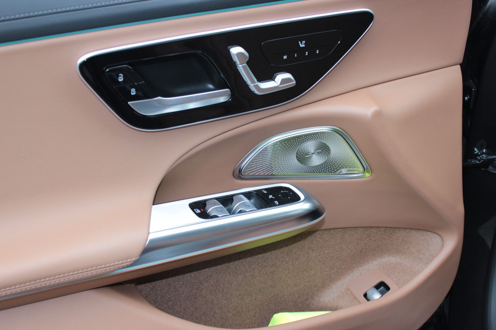 Fahrzeugabbildung Mercedes-Benz E 200 *AMG Line**Premium Plus**Superscreen*MY24*