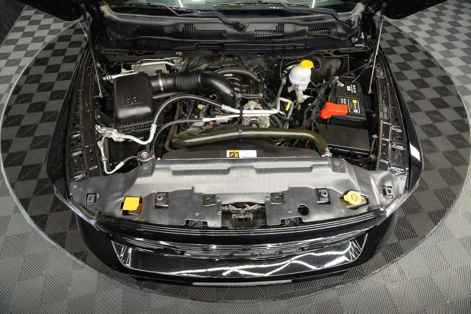 Fahrzeugabbildung Dodge RAM 5.7 V8 HEMI 4x4 OFFROAD Night-Paket *LED*AHK