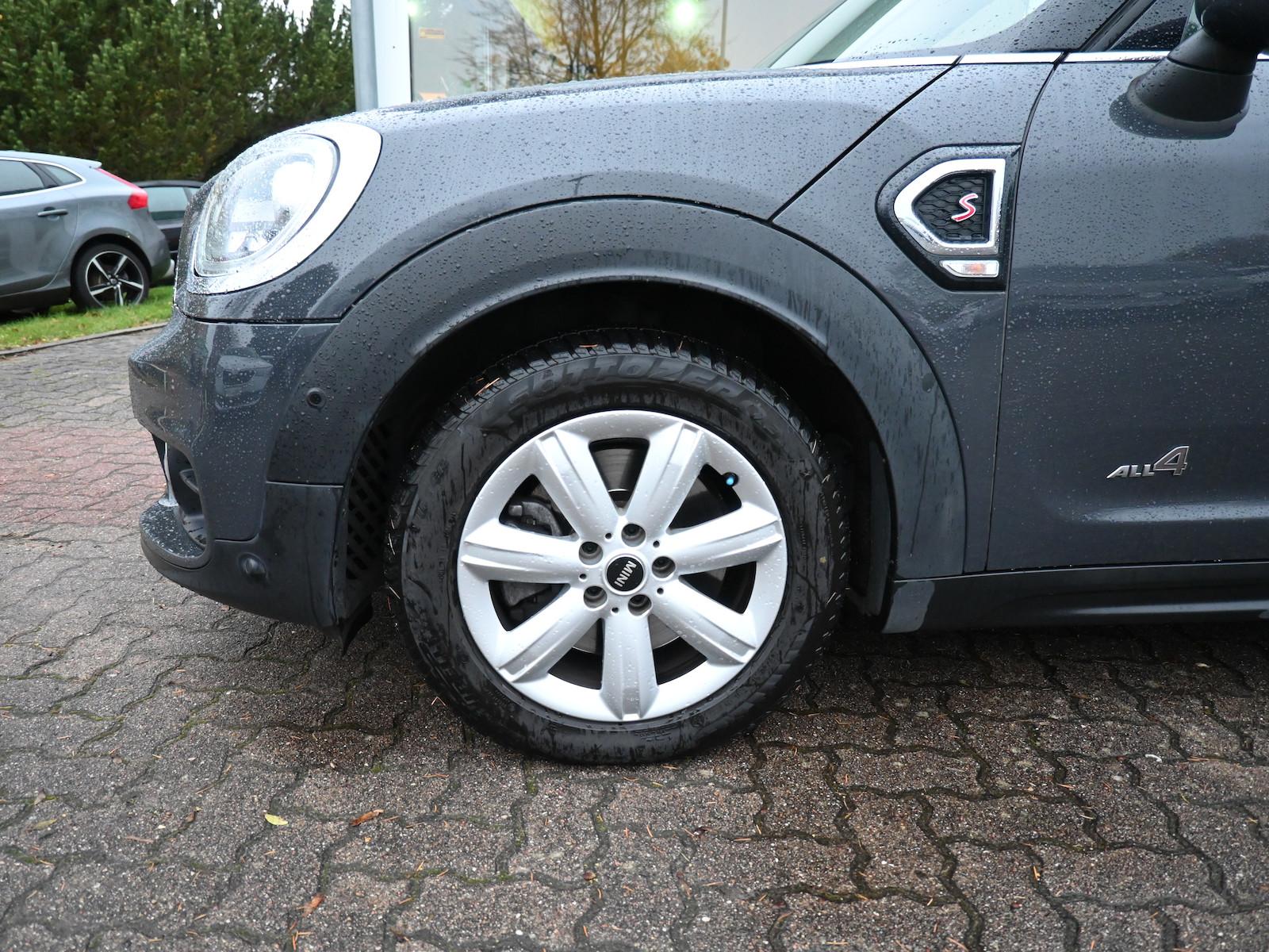MINI Cooper S Countryman All4 Aut Pano Navi Leder LED