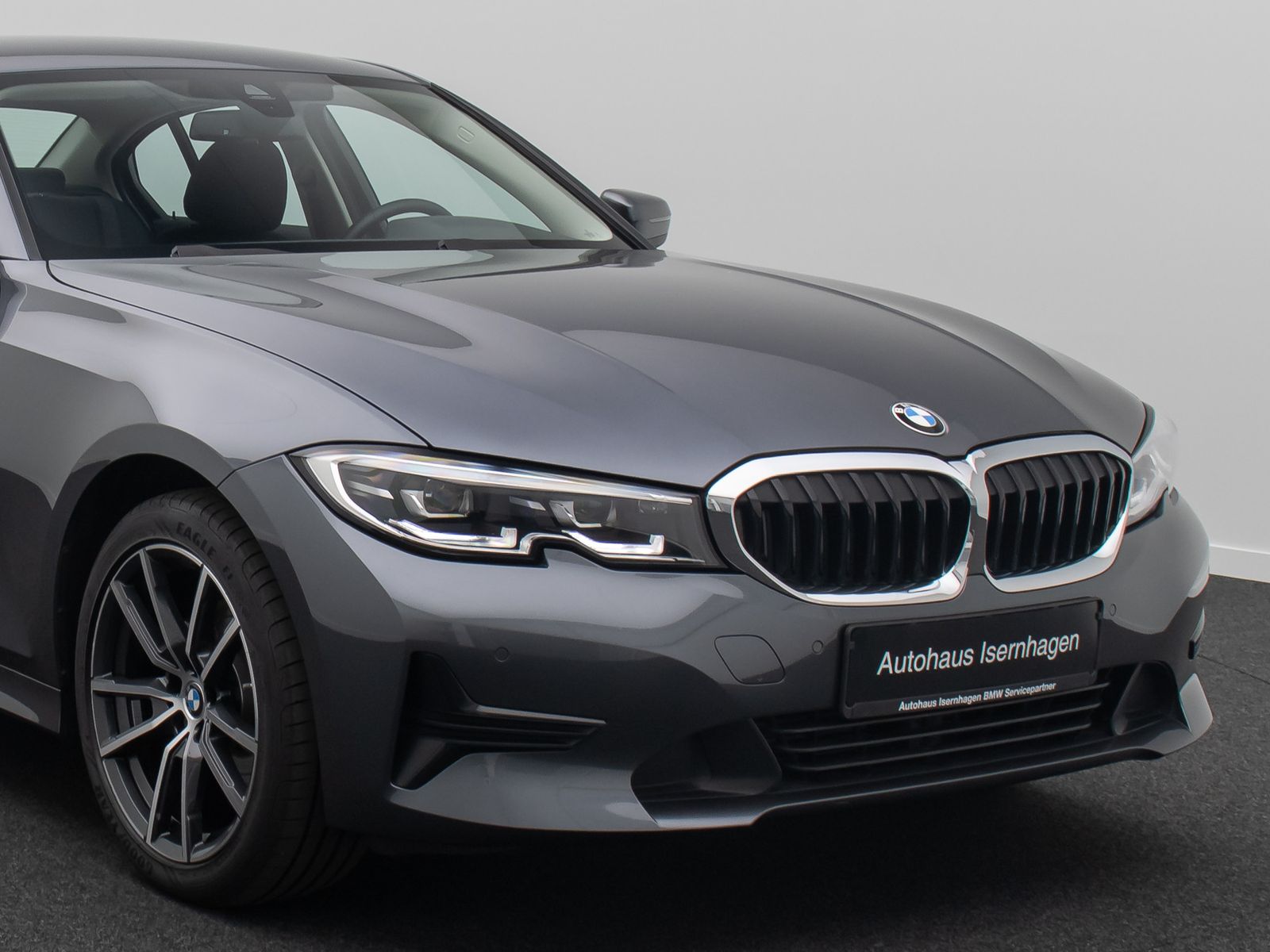 Fahrzeugabbildung BMW 320i Alarm PDC Komfort LED FernlichtAss HiFi 18"
