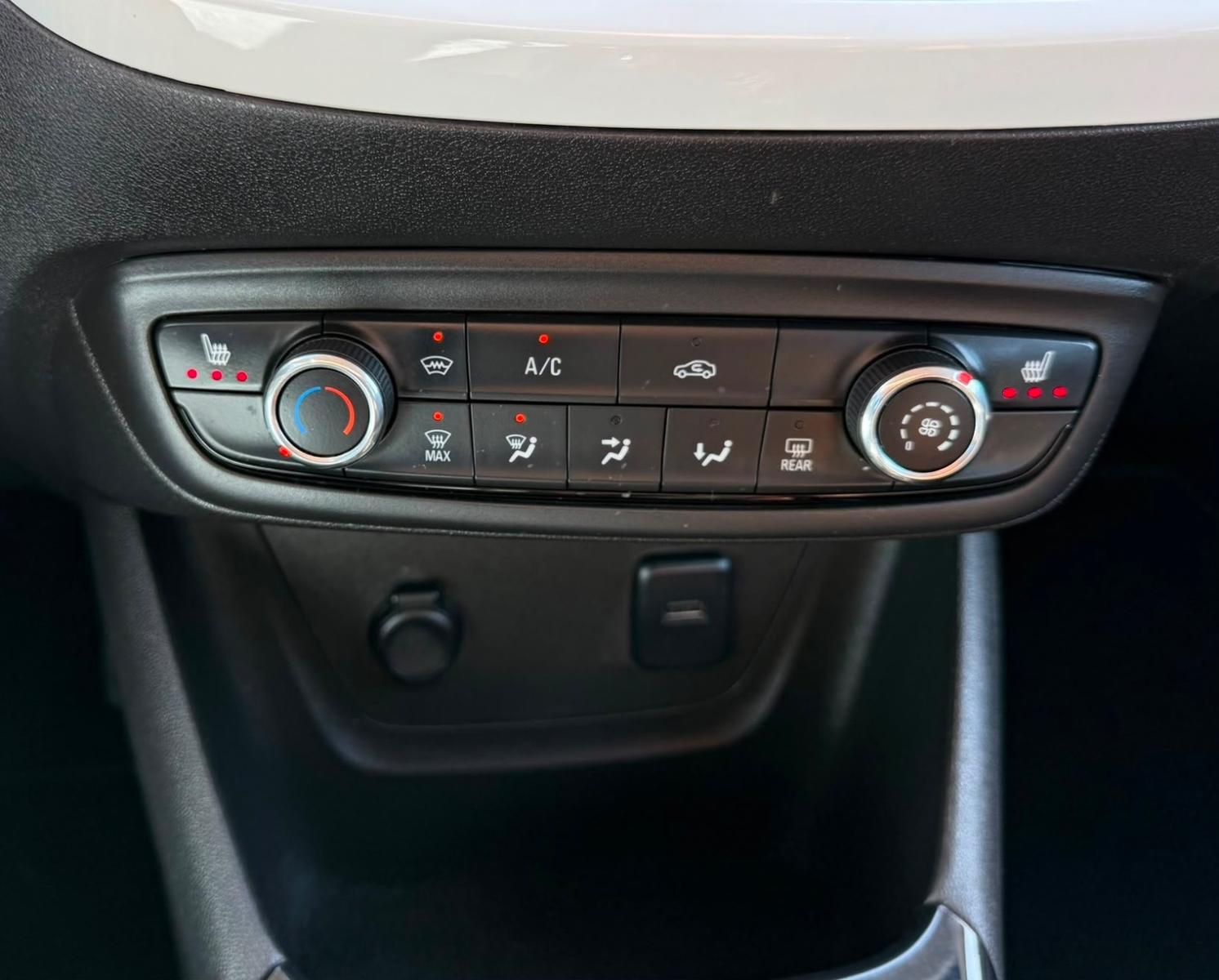 Opel Crossland (X) CarPlay PDC* Sitzheizung