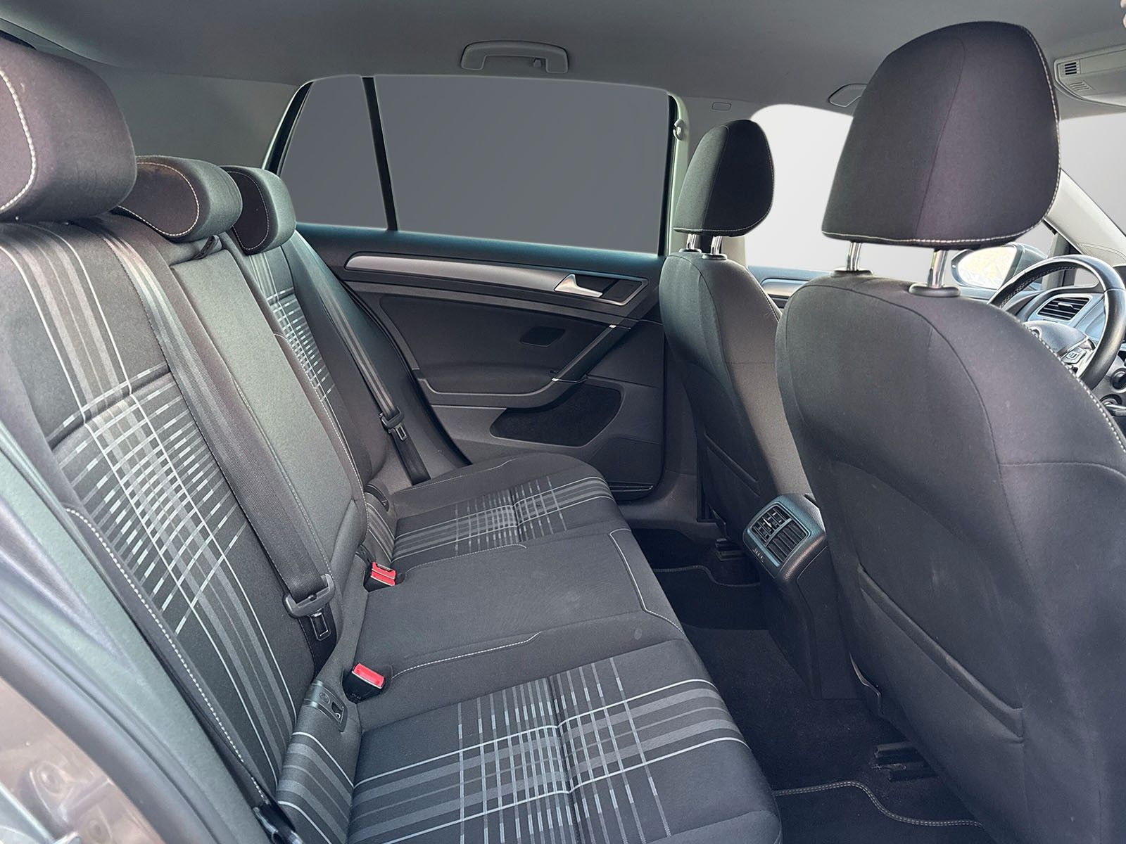 Fahrzeugabbildung Volkswagen Golf VII *Bi-Xen*Standheizung*AHK*Tempomat*Navi*
