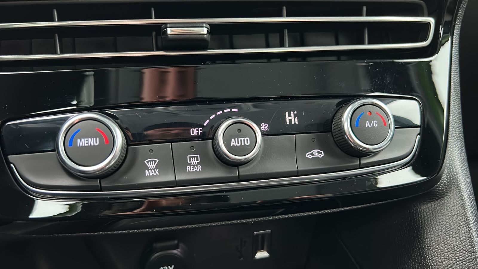 Fahrzeugabbildung Opel Mokka-e°Elegance°Kamera°50 kWh°CCS°LED