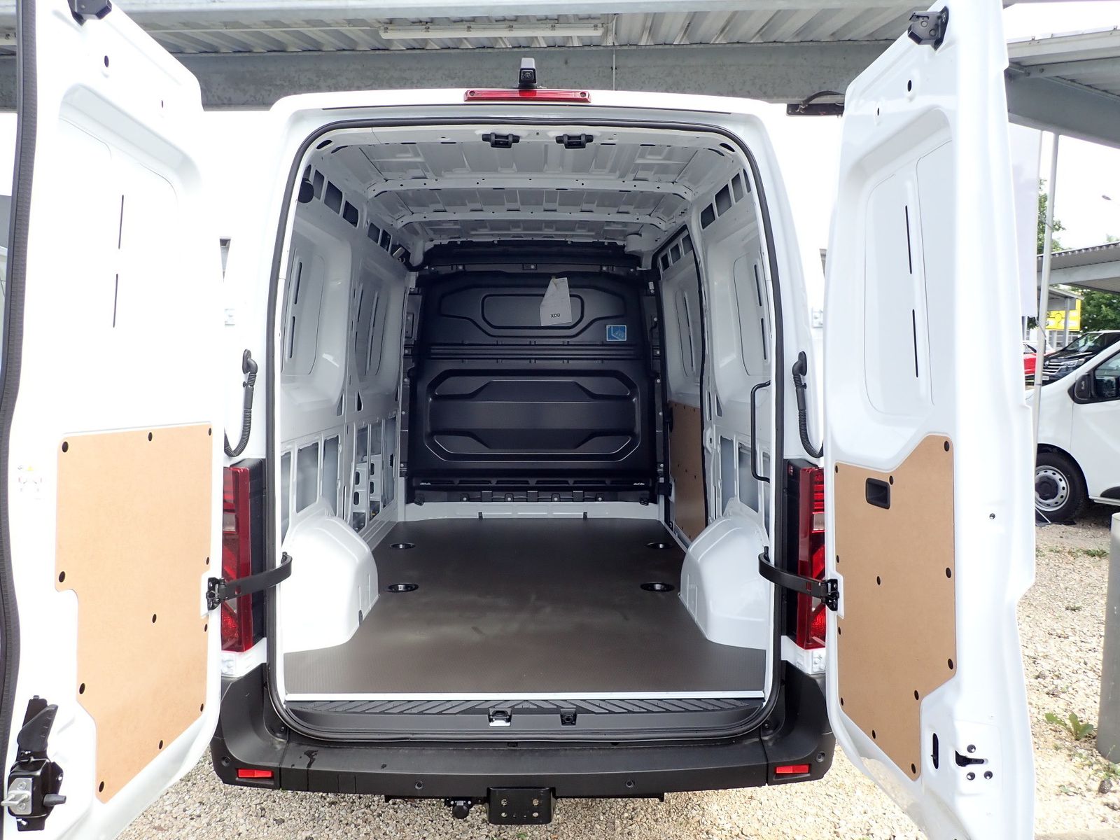 Fahrzeugabbildung Renault Master Kastenwagen FWD Kasten extra L2H2 3,5t Bl