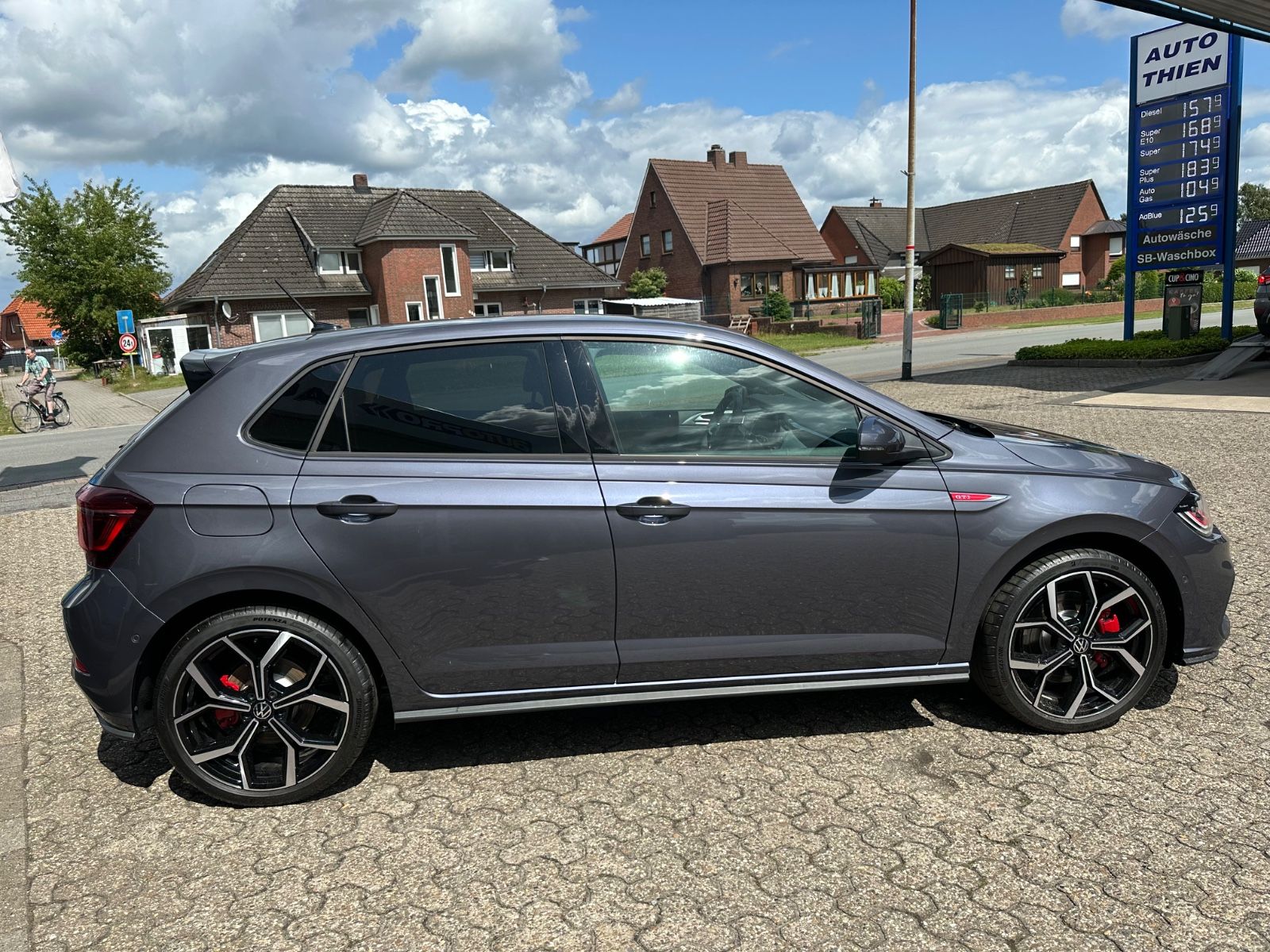 Fahrzeugabbildung Volkswagen Polo GTI 2.0 TSI DSG Navi/ACC/Matrix/IQ/SHZG/18"