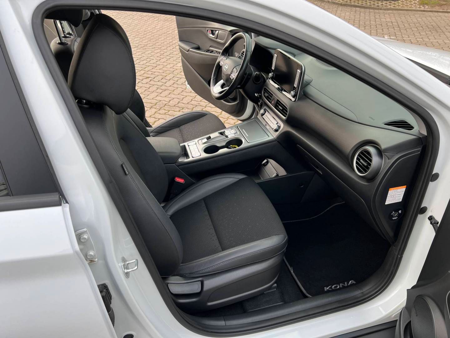 Fahrzeugabbildung Hyundai Kona (OS)(2017->) DE - SUV5