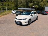 Toyota Auris Touring Sports Schiebedach, Kamera, Klima - weiße Toyota Auris Touring Sports