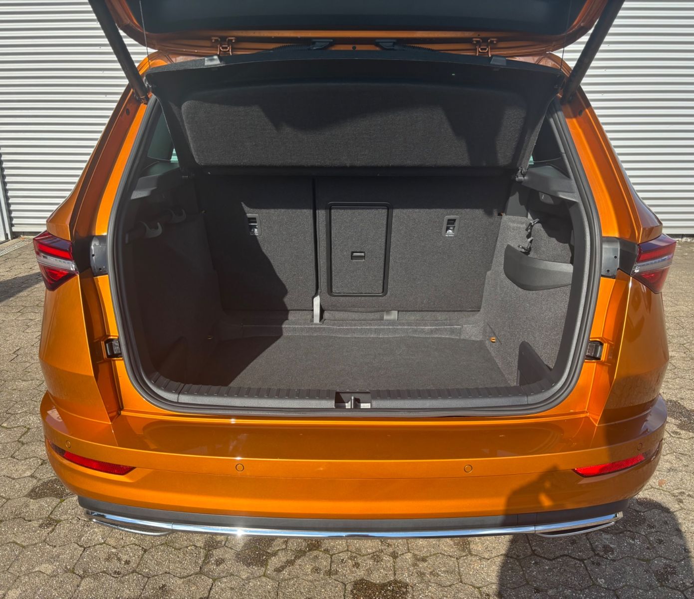 Fahrzeugabbildung SKODA Karoq Sportline Navi ACC KAM