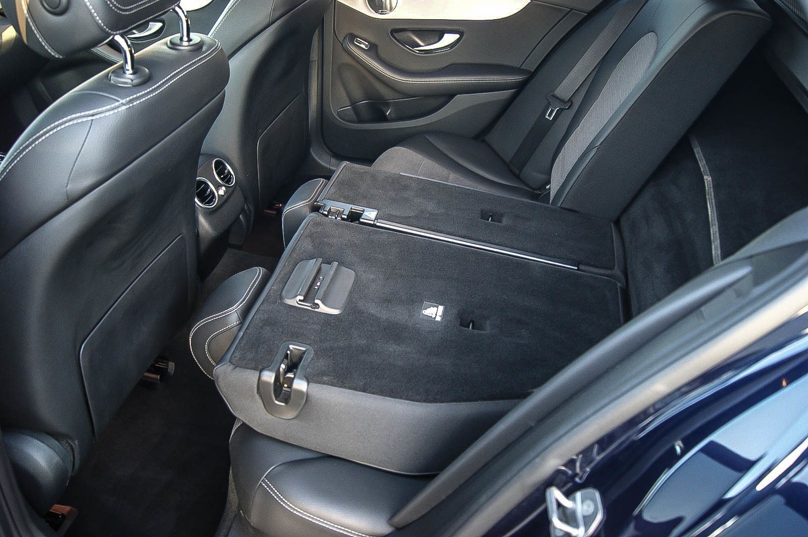 Fahrzeugabbildung Mercedes-Benz C 300 e T 9G-T Avantgarde AHK BURMESTER LED KAME