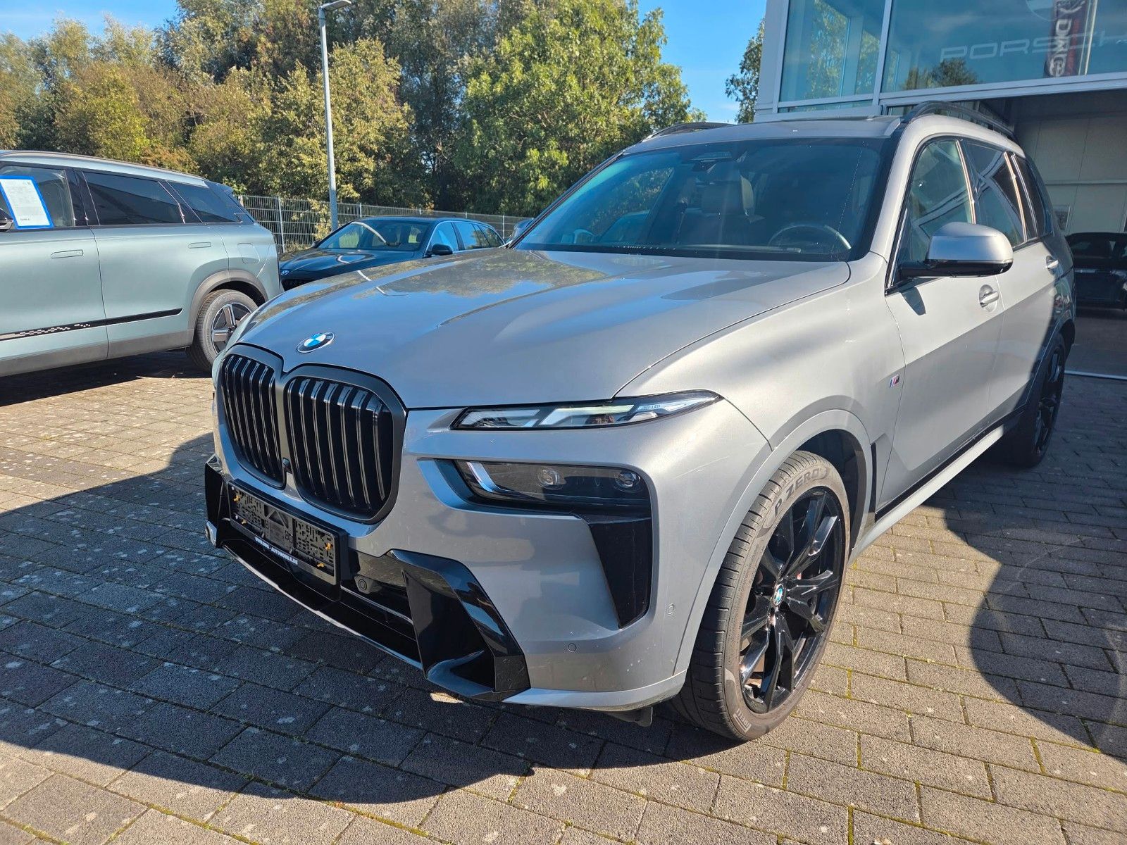 Fahrzeugabbildung BMW X7 xDrive 40 i M Sport/Voll/Skylounge, gestik