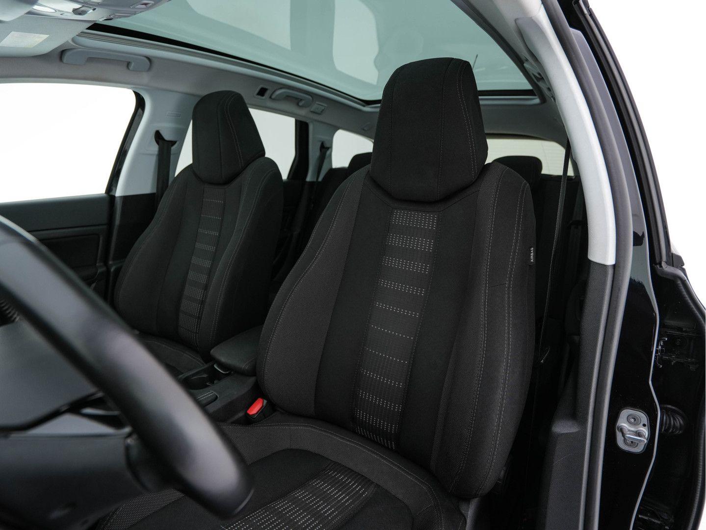 Peugeot 308 2015 — photo 21