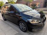 Volkswagen Touran Sound *PDC*Navi*AppleCar.*Temp.*Sitzh.* - Volkswagen Touran: Sound