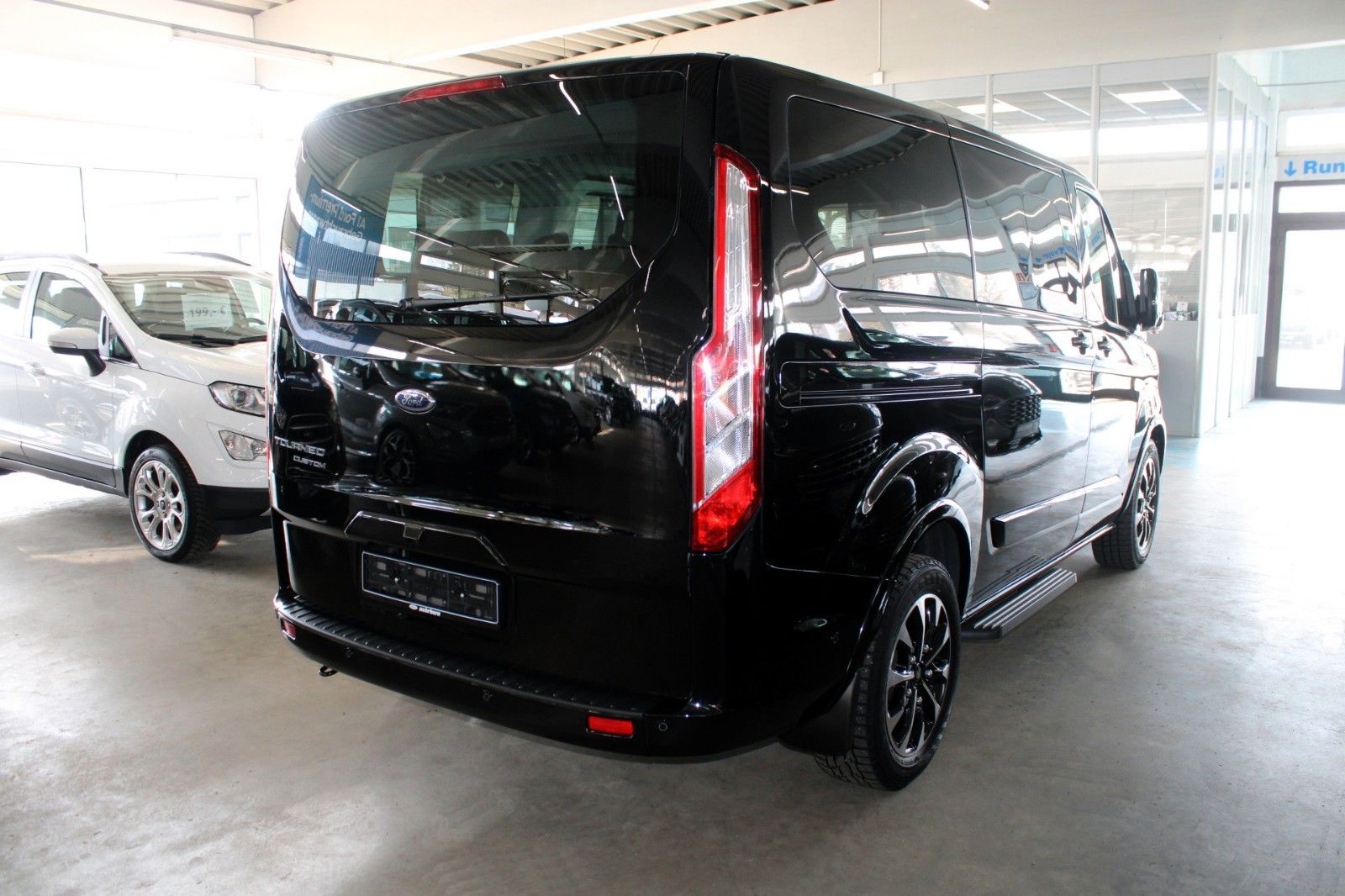 Fahrzeugabbildung Ford Tourneo Custom Titanium X Aut. 8-Si XENON LEDER