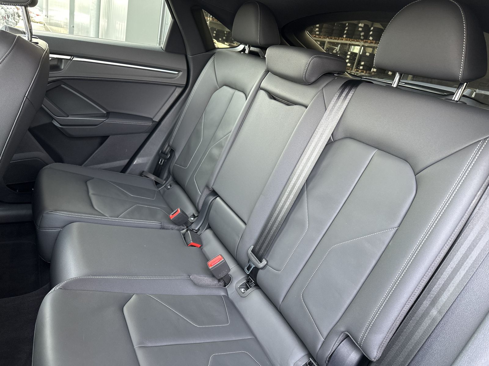 Fahrzeugabbildung Audi Q3 SpB 40 TDI Qu S-Line Black NAV+LED+V-COCKPIT