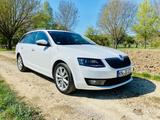 Skoda Octavia 1.6 TDI DSG Elegance Combi, 8-fach, Pano
