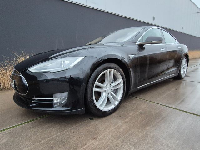 Tesla Model S Basis