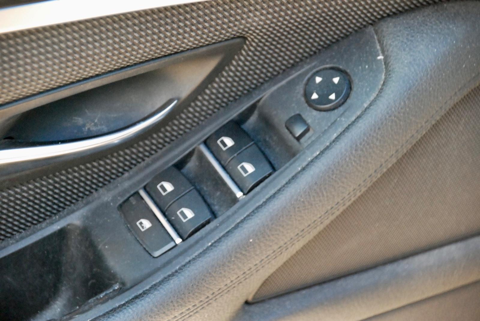 BMW 520 2012 — photo 14