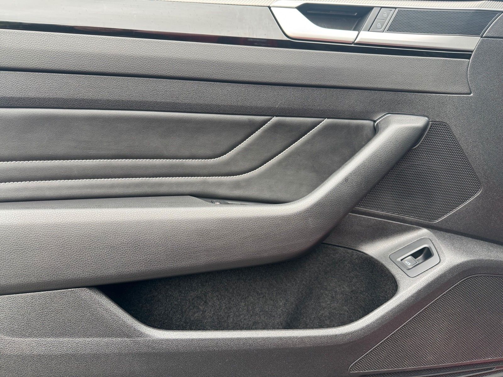 Fahrzeugabbildung Volkswagen Arteon Shooting Brake R-Line 2.0 TSI