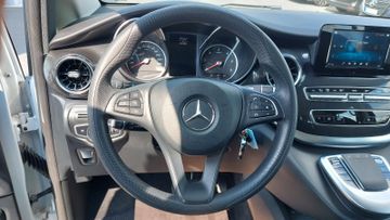 Mercedes V 220 - 11