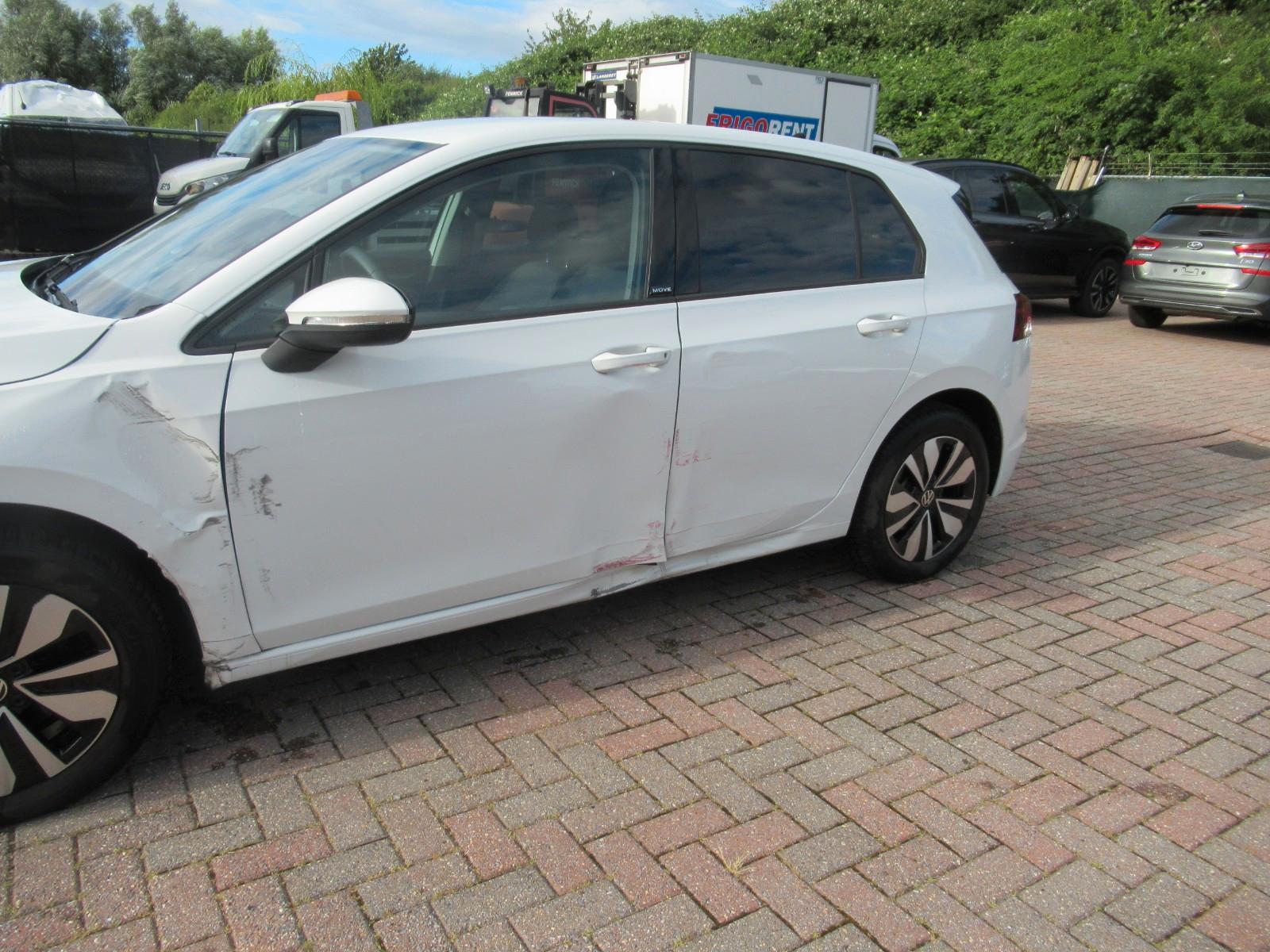 Volkswagen Golf VIII Lim. Move eTSI *AHK*KAMERA*LMR*