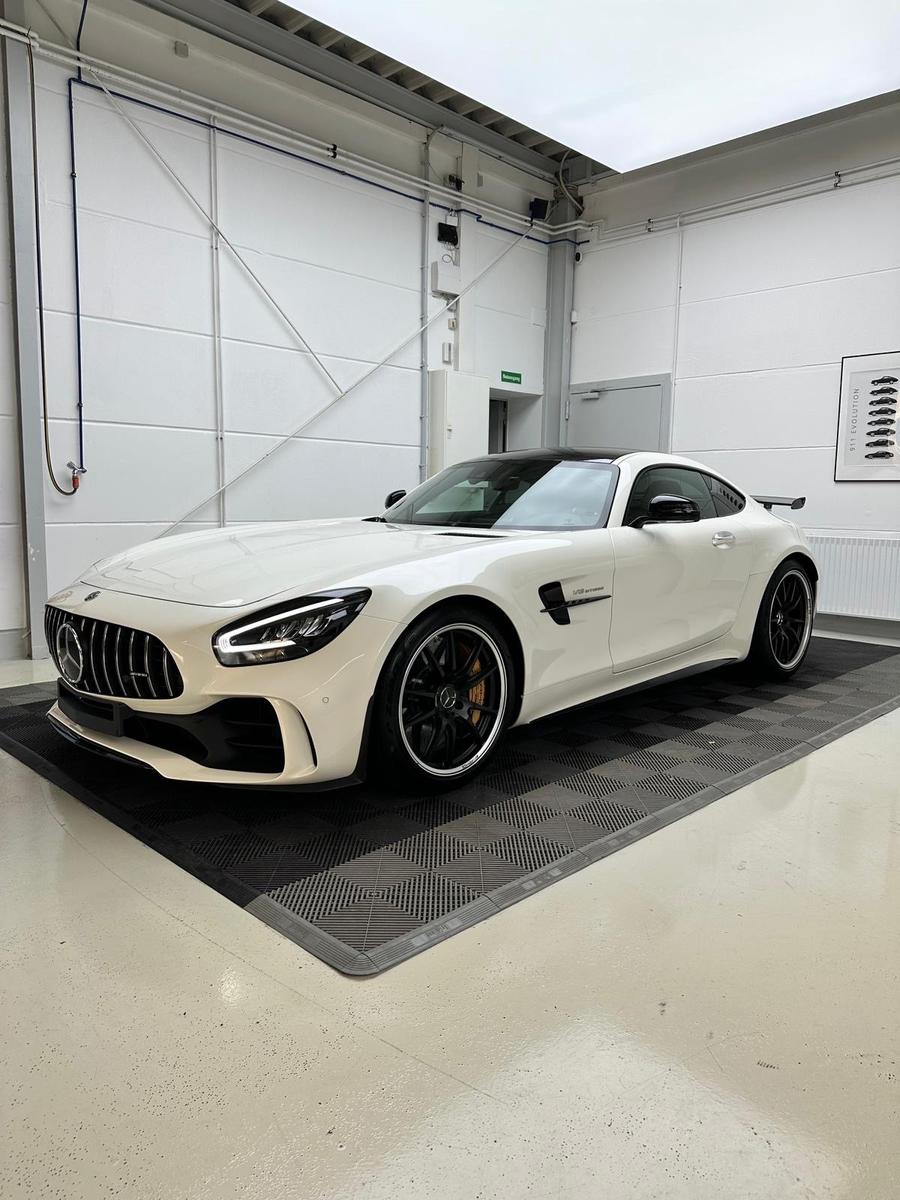 Mercedes-Benz AMG GT R