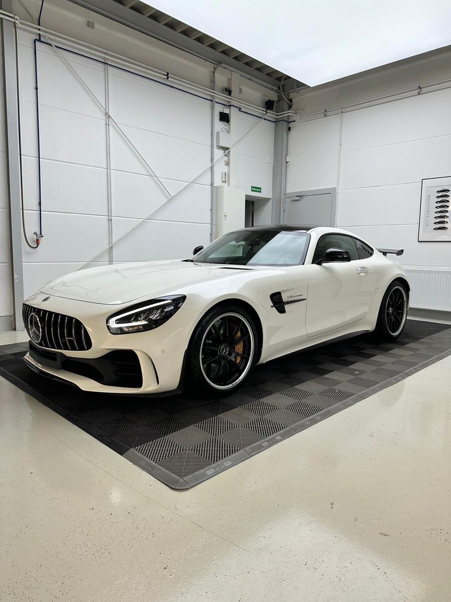 MERCEDES-BENZ AMG GT R