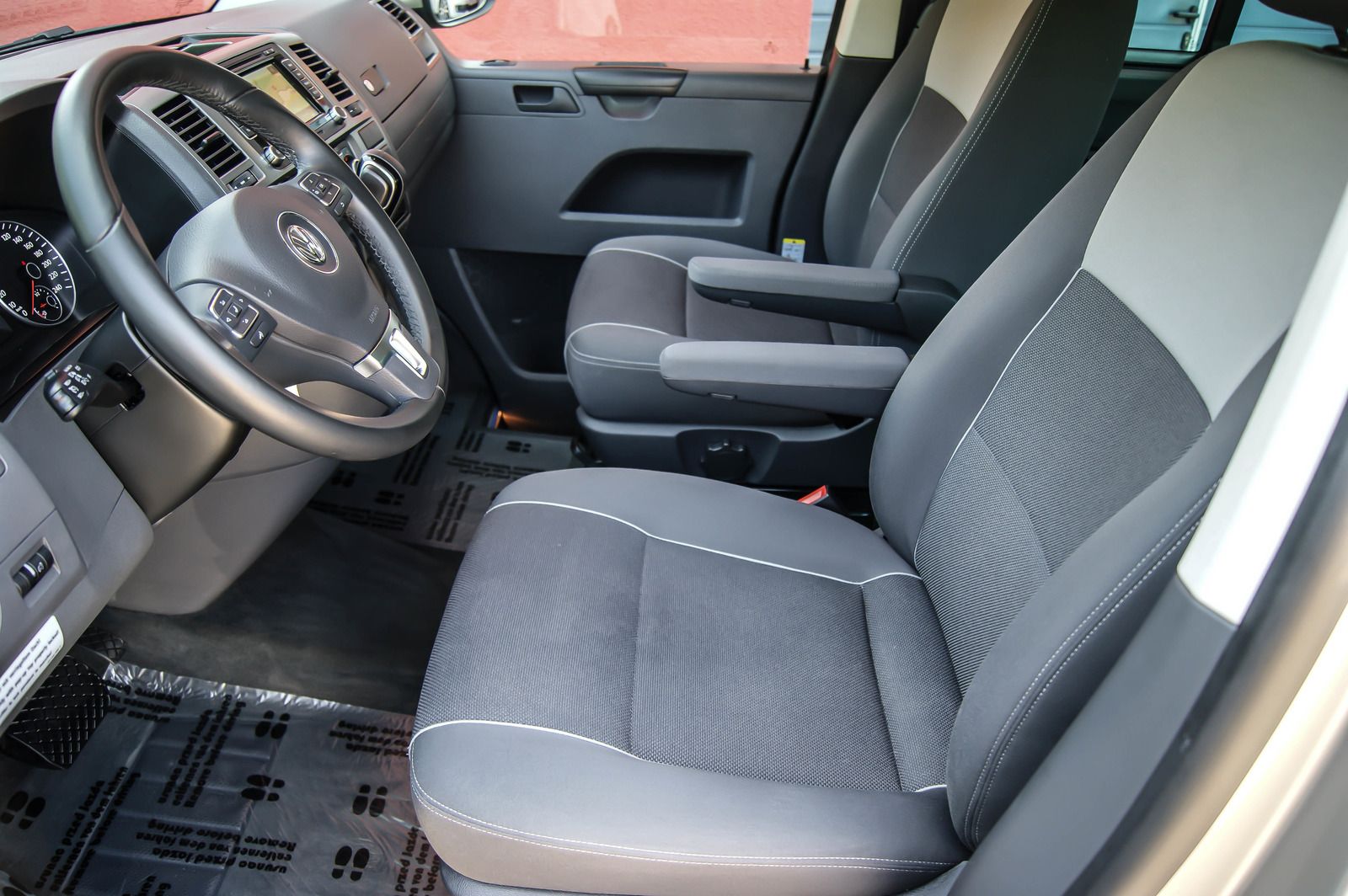 Fahrzeugabbildung Volkswagen T5 California Beach Aufstelldach 4Motion DSG 2HD