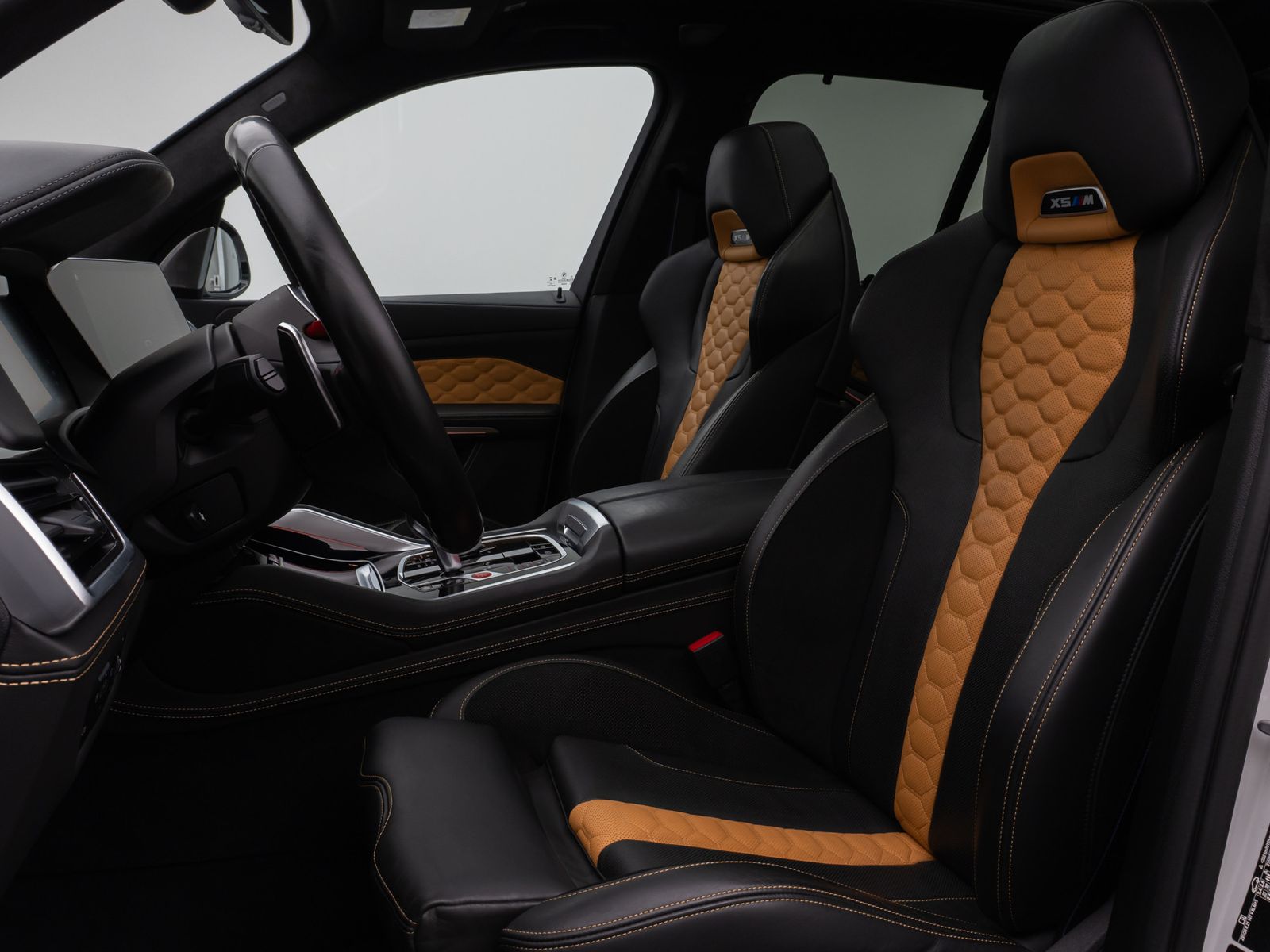 Fahrzeugabbildung BMW X5 M  Competition Panorama Laser 360°B&W SoftCL