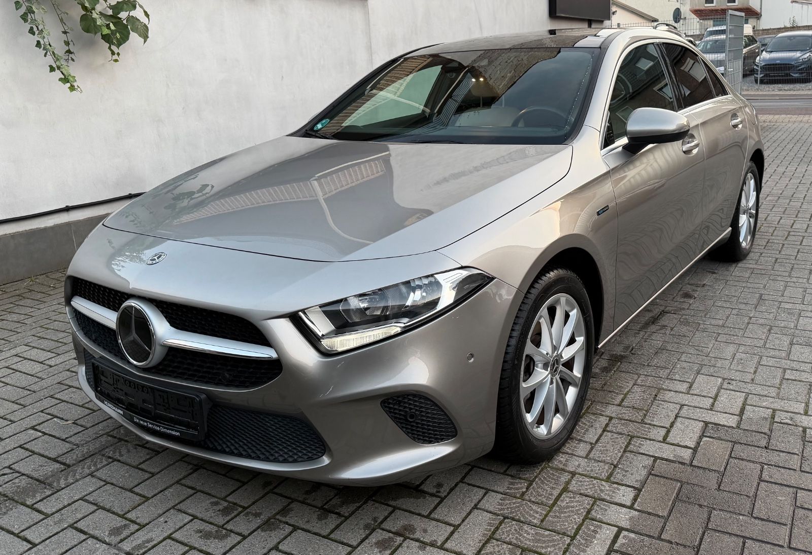 Mercedes-Benz A 250 e Limousine  Leder Pano Kamera ACC