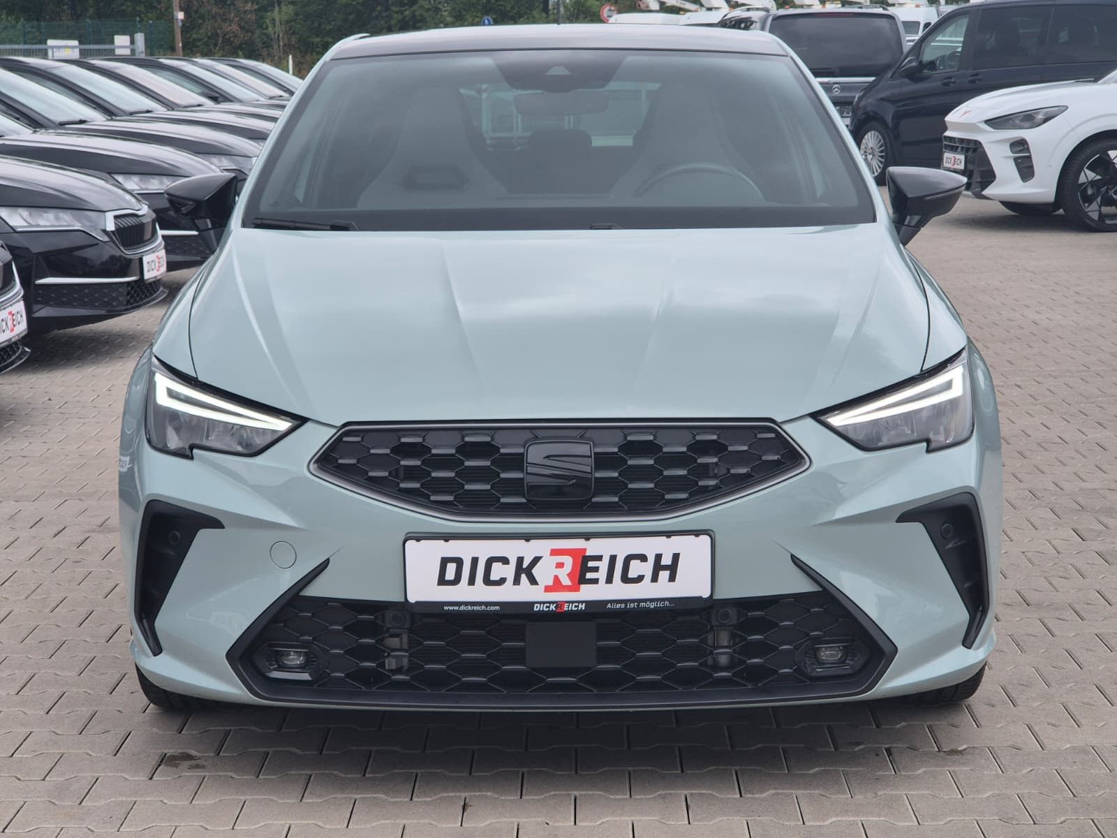 Fahrzeugabbildung SEAT Ibiza 1.5 TSI FR Black Edition*LED*ACC*KAM*PANO
