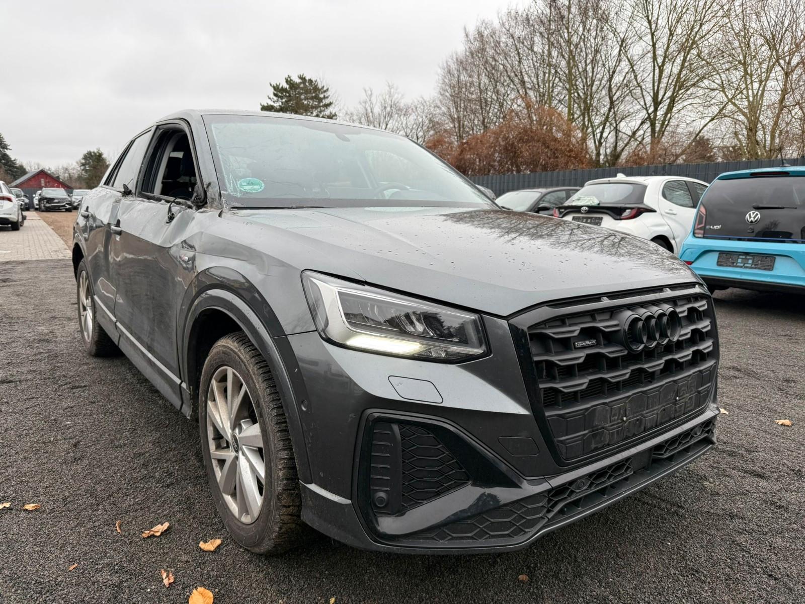 Audi Q2 40 TFSI quattro S line Kamera Tempo Navi