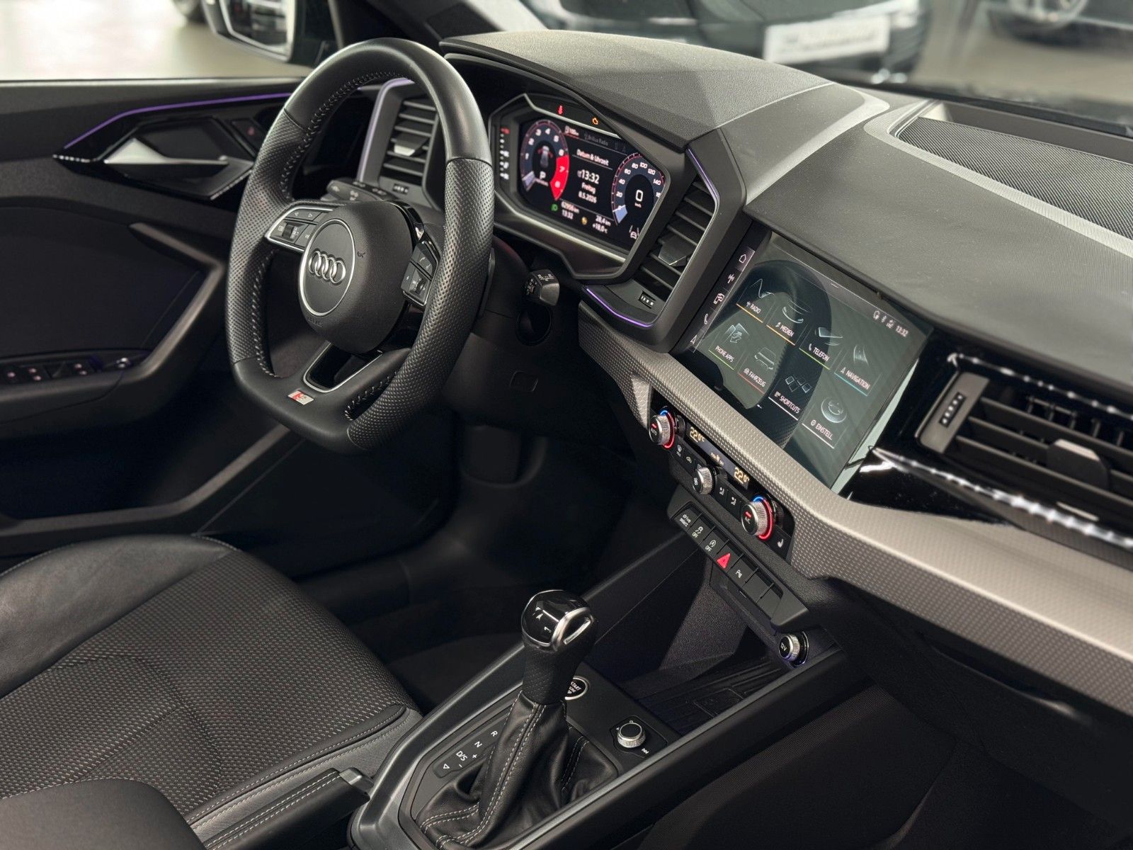 Fahrzeugabbildung Audi A1 Sportback 40 2.0TFSI 3x S-line Plus-Paket ACC