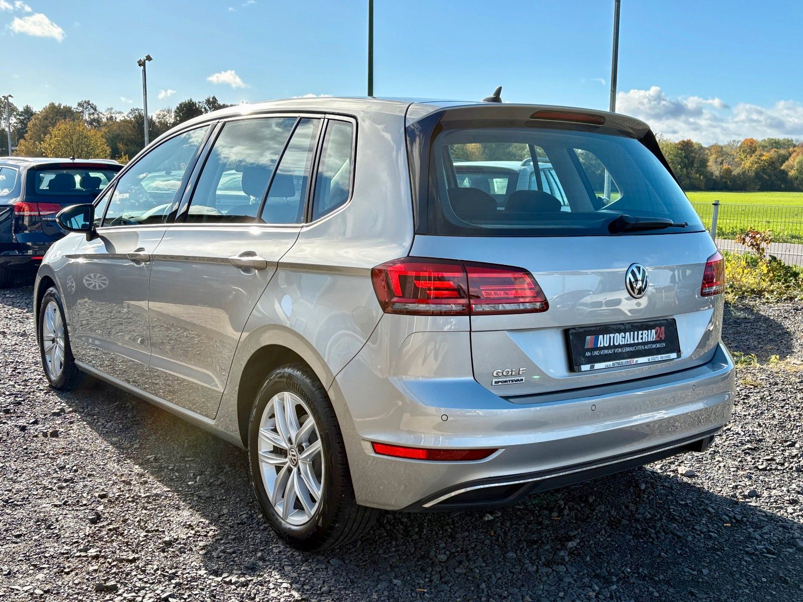 Fahrzeugabbildung Volkswagen Golf Sportsvan VII 1.5 TSI DSG Klima PDC 2.HAND