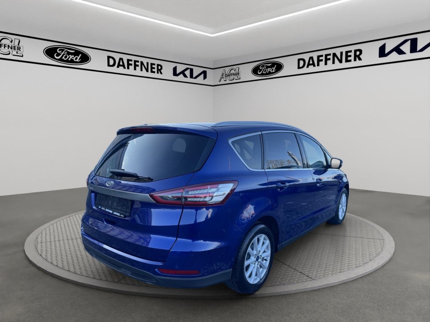 Fahrzeugabbildung Ford S-Max Titanium Navi El. Heckklappe Apple CarPlay