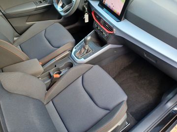 Fahrzeugabbildung SEAT Arona 1.0 TSI FR DSG LED/Navi/Kamera/ACC/GJR