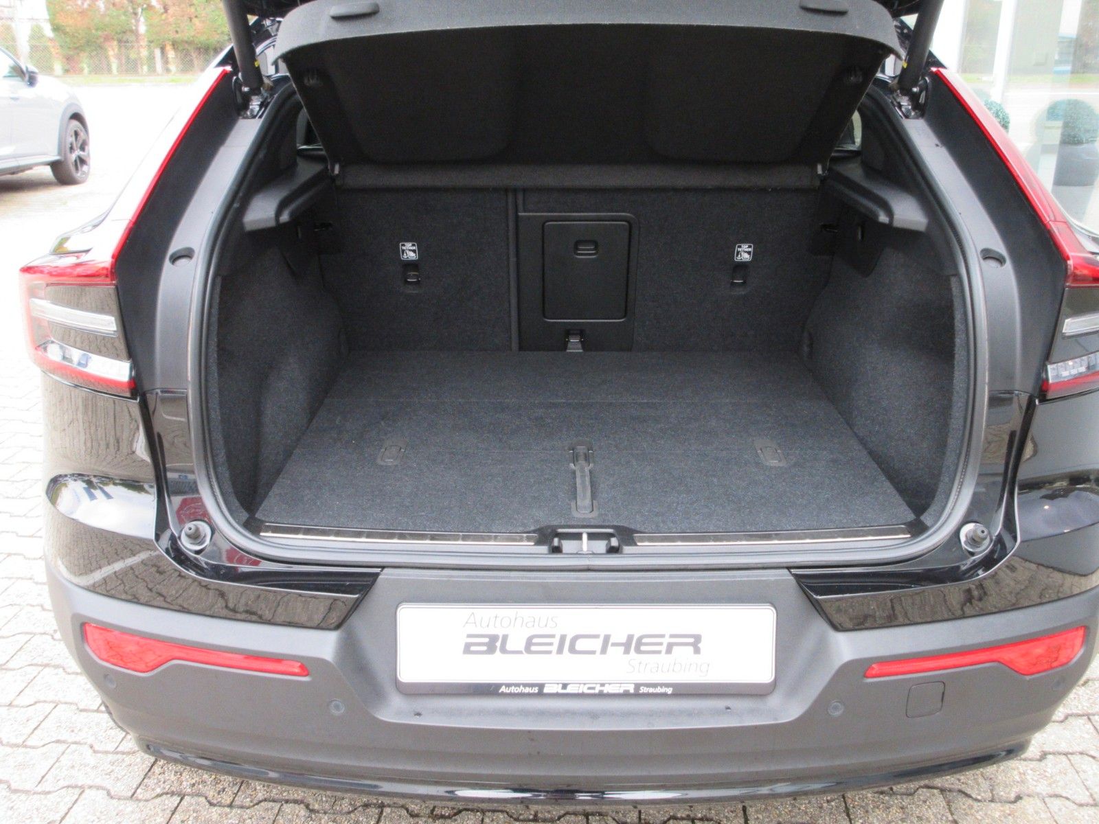 Fahrzeugabbildung Volvo C40 Ultimate Recharge Pure Electric AWD
