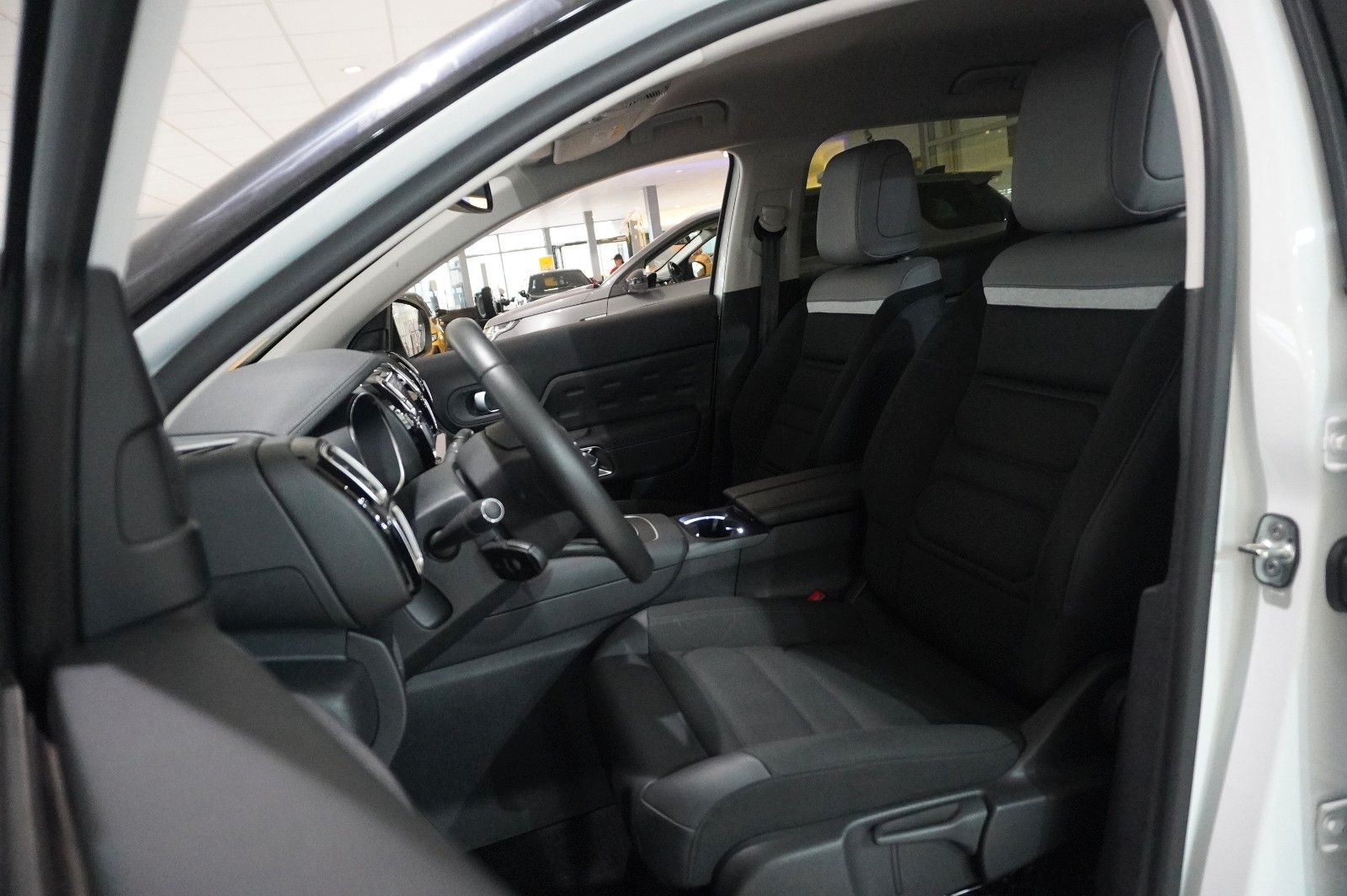 Fahrzeugabbildung Citroën C5 Aircross 1.2T FEEL PACK NAVI/LED/KAMERA/VIRT.