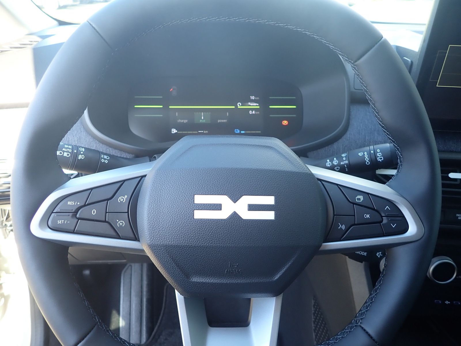 Fahrzeugabbildung Dacia Jogger Journey hybrid 155 7-Sitzer