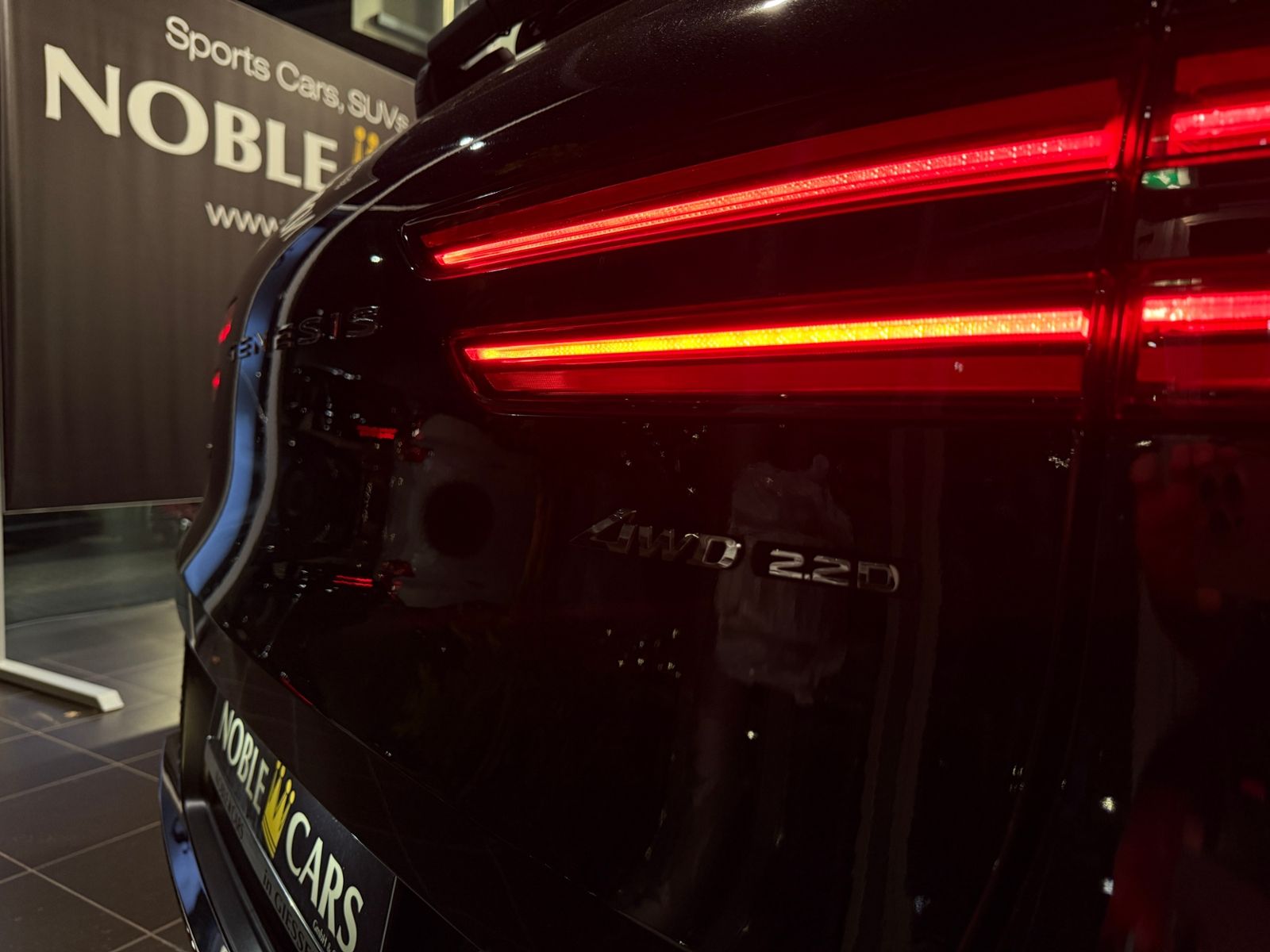 Fahrzeugabbildung Genesis GV70 Luxury 4WD PANO 360° HUD LED