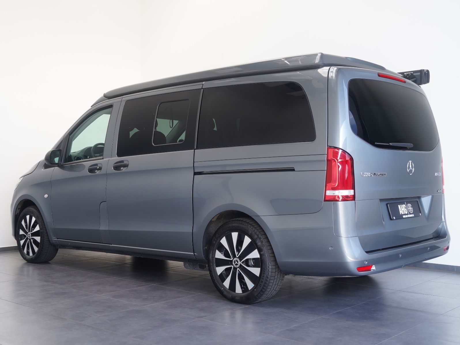 Fahrzeugabbildung Pössl VANSTAR Vito Tourer 119 CDI Pro 4x4 lang KÜCHE