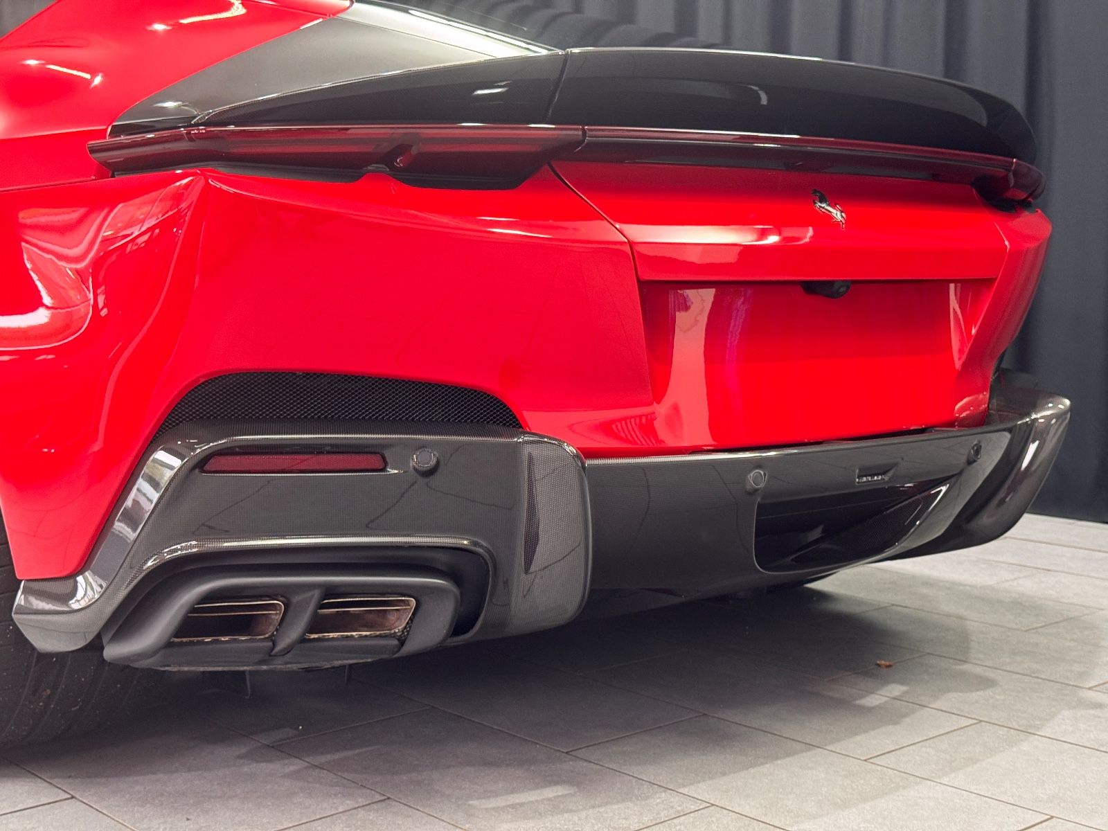 Fahrzeugabbildung Ferrari 12Cilindri|LIFT|FULL-CARBON|RACING-SEAT|ON STOCK