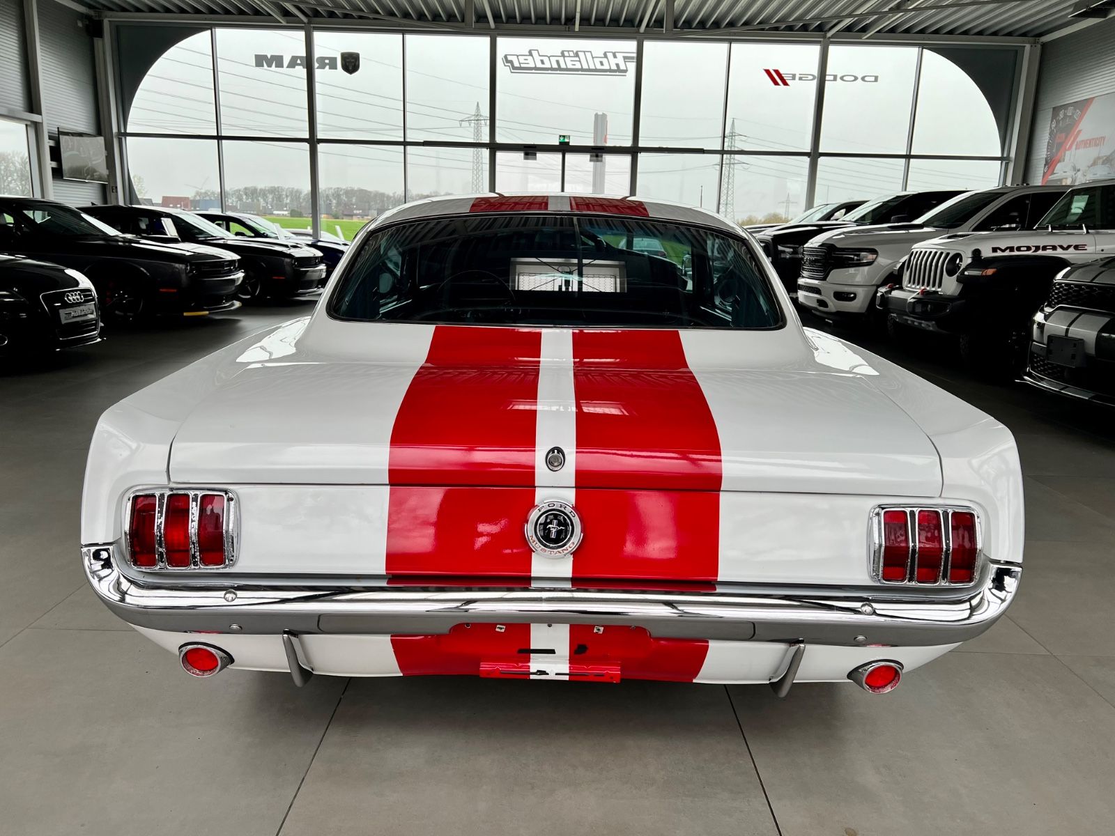 Fahrzeugabbildung Ford Mustang Fastback 4,7 V8 2+2 Fastback Pony