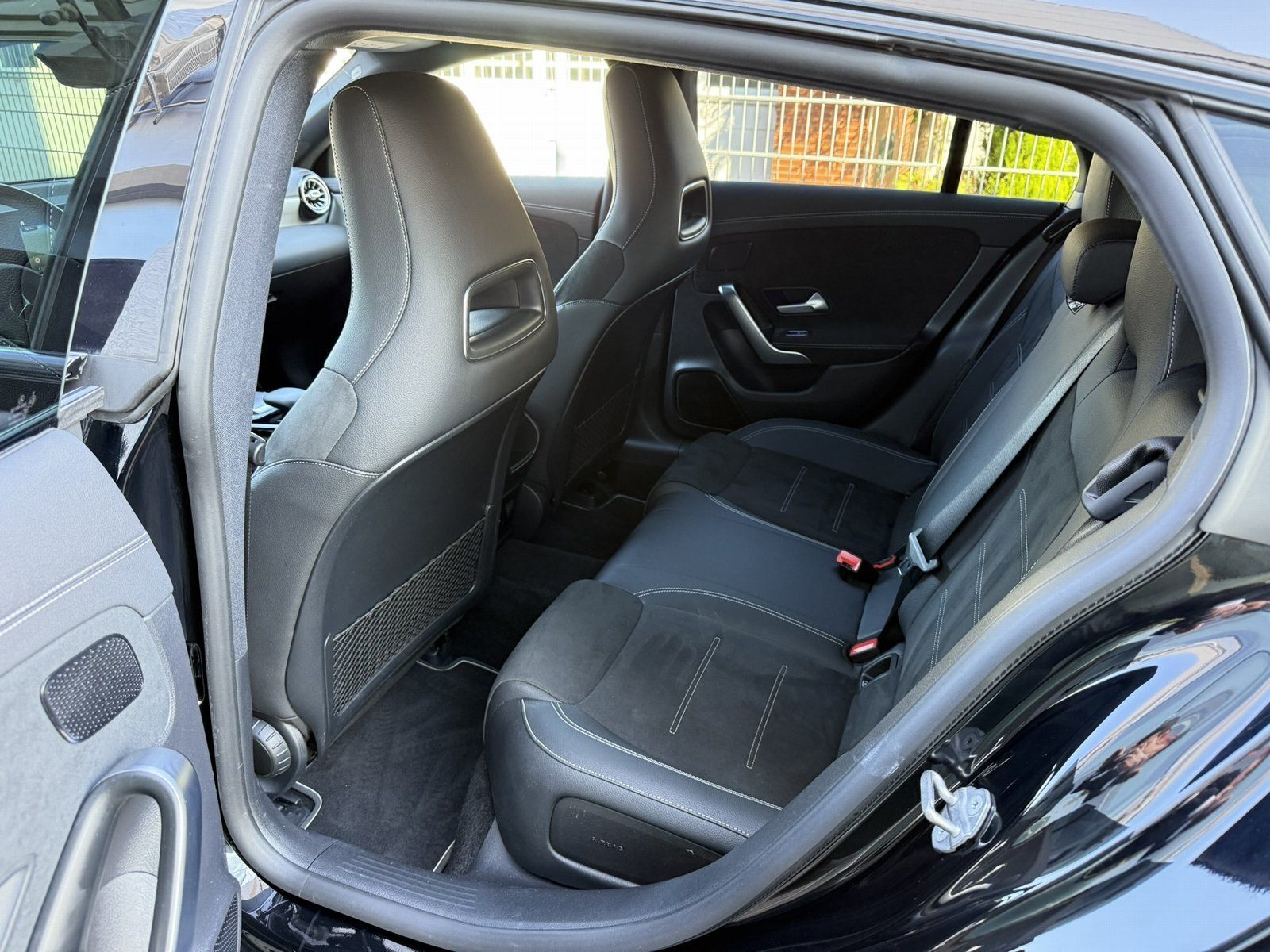 Fahrzeugabbildung Mercedes-Benz CLA 250 e SB*AMG*LED*HEAD-UP*AMBIENTE*KAMERA*