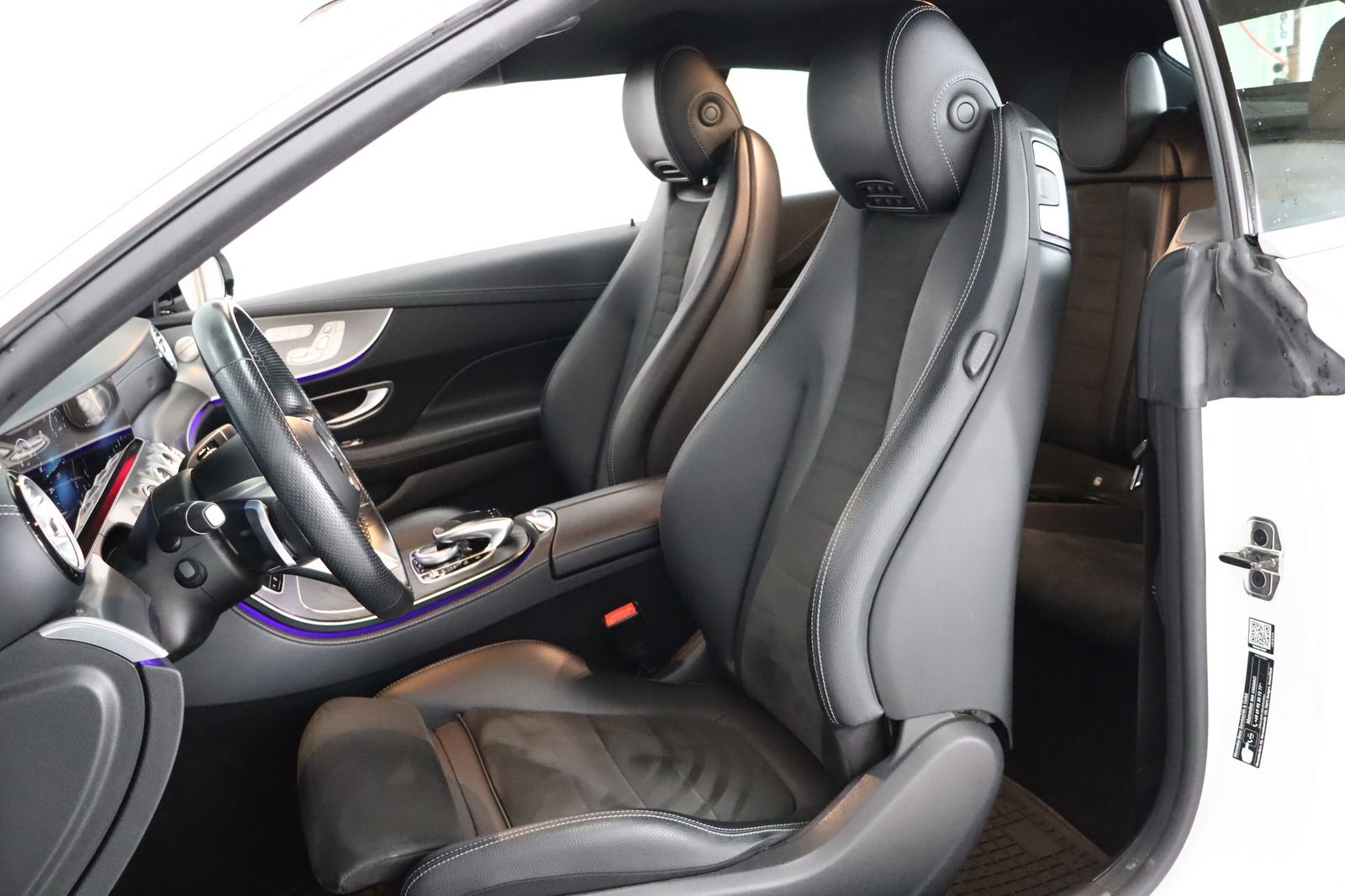 Fahrzeugabbildung Mercedes-Benz E 220 d Night Edition * Airscarf * LED *