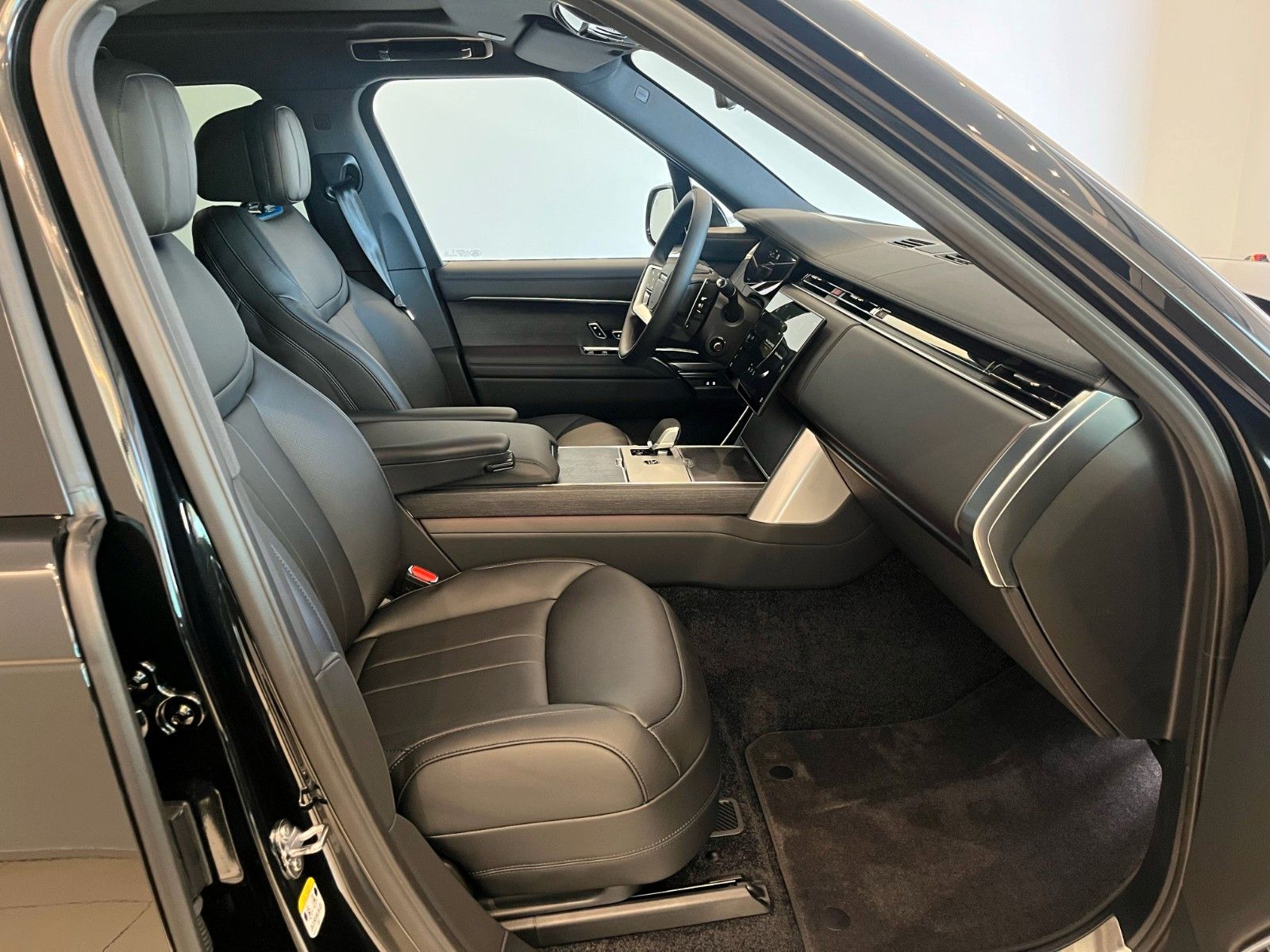 Fahrzeugabbildung Land Rover Range Rover P460e HSE Hybrid AHK & Panoramadach