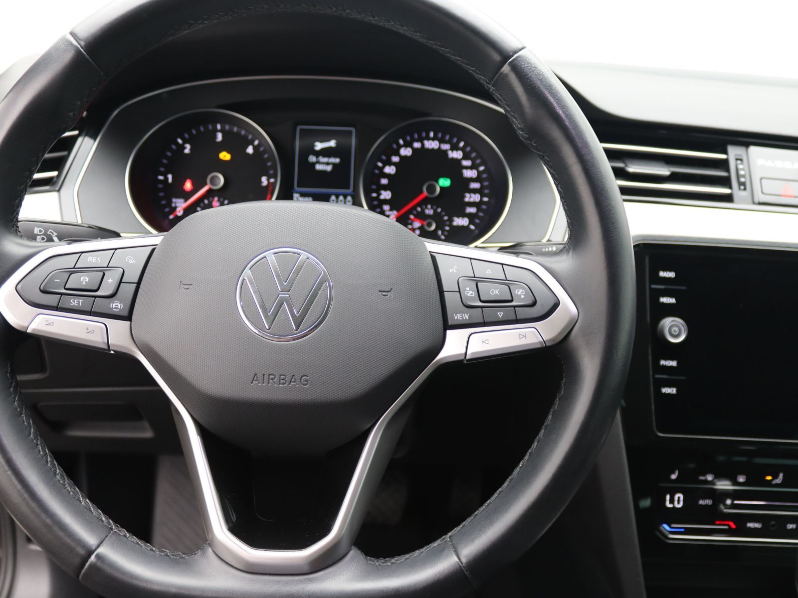 Volkswagen Passat Variant - Bild 14